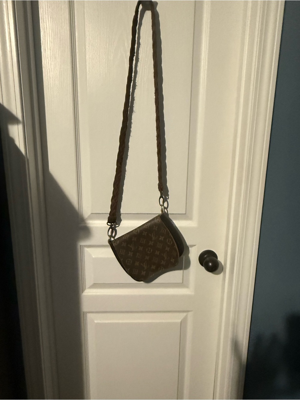 Vintage boho Louis Vuitton Brown Monogram Crossbody Bag with Gold Hardware - Picture 2 of 7